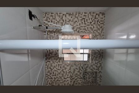 Banheiro da suíte de casa para alugar com 2 quartos, 70m² em Campestre, Santo André