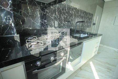 Cozinha de apartamento à venda com 2 quartos, 53m² em Vila Bertioga, São Paulo