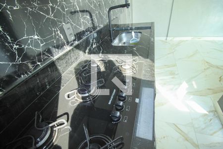 Cozinha de apartamento à venda com 2 quartos, 53m² em Vila Bertioga, São Paulo