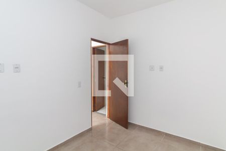 Quarto 2 de apartamento para alugar com 2 quartos, 52m² em Vila Taquari, São Paulo