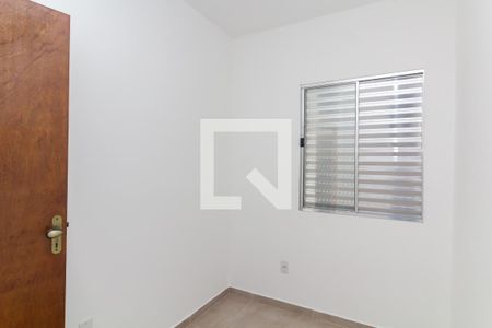 Quarto 1 de apartamento para alugar com 2 quartos, 52m² em Vila Taquari, São Paulo