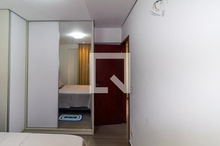 Quarto 1 de apartamento para alugar com 2 quartos, 60m² em Parque Tomas Saraiva, São Paulo