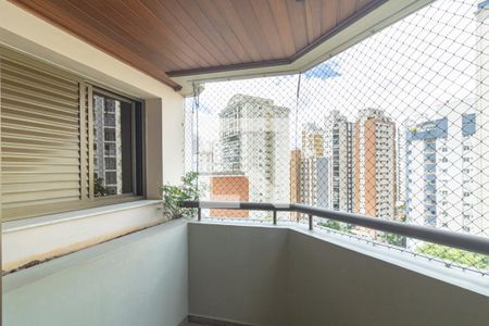 Varanda de apartamento para alugar com 3 quartos, 137m² em Indianópolis, São Paulo