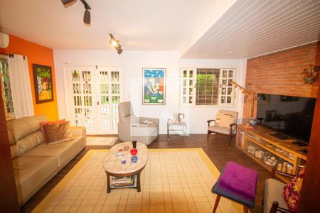 Sala de TV de casa à venda com 4 quartos, 313m² em Jardim Petropolis, São Paulo