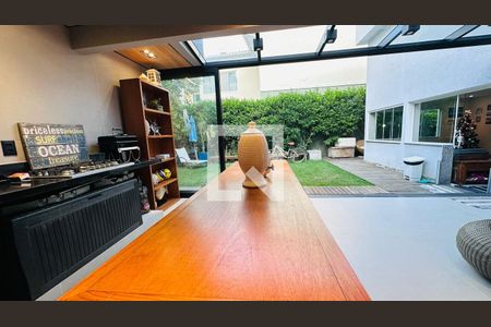 Área externa de casa de condomínio para alugar com 3 quartos, 230m² em Barra da Tijuca, Rio de Janeiro