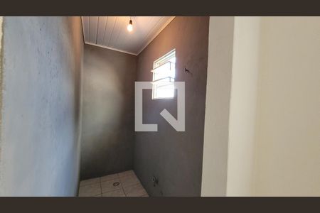 Quarto 01 - Closet de casa para alugar com 2 quartos, 150m² em Jardim Karine, Itaquaquecetuba