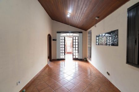 Sala de casa para alugar com 5 quartos, 150m² em Conjunto Residencial José Bonifácio, São Paulo