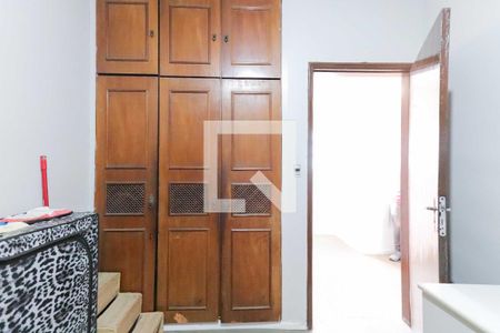 Quarto 1 de casa para alugar com 2 quartos, 179m² em Jardim D’abril, São Paulo