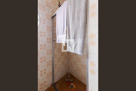 Banheiro Social de casa para alugar com 2 quartos, 179m² em Jardim D’abril, São Paulo