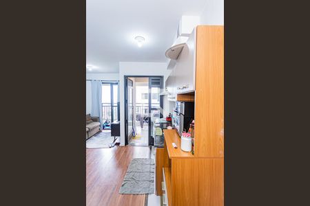 Sala e cozinha de apartamento para alugar com 2 quartos, 42m² em Vila Albertina, São Paulo
