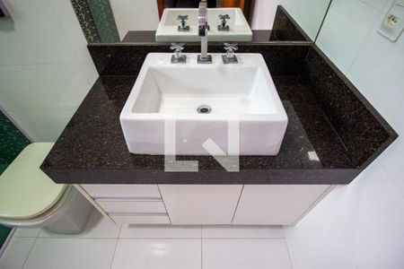 Banheiro da Suíte de casa de condomínio para alugar com 3 quartos, 350m² em Parque Jataí, Votorantim