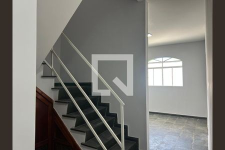 Casa para alugar com 6 quartos, 240m² em Jardim Leblon, Belo Horizonte