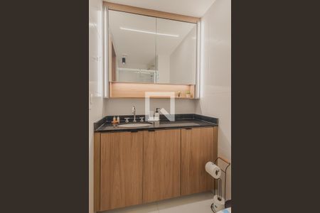 Banheiro de kitnet/studio à venda com 1 quarto, 35m² em Pinheiros, São Paulo