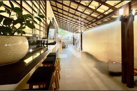 Casa à venda com 4 quartos, 490m² em Nova Cachoeirinha, Belo Horizonte