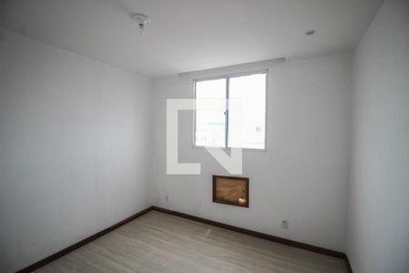 Quarto 1 de apartamento para alugar com 2 quartos, 45m² em Jardim Alvorada, Nova Iguaçu