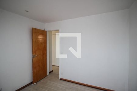 Quarto 1 de apartamento para alugar com 2 quartos, 45m² em Jardim Alvorada, Nova Iguaçu