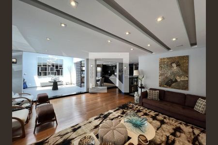 Casa à venda com 4 quartos, 400m² em Jardim Leonor, São Paulo