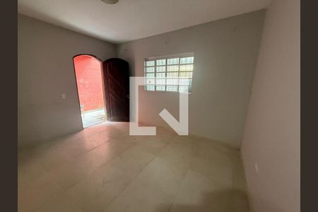 Sala de casa para alugar com 2 quartos, 90m² em Fazenda da Juta, São Paulo