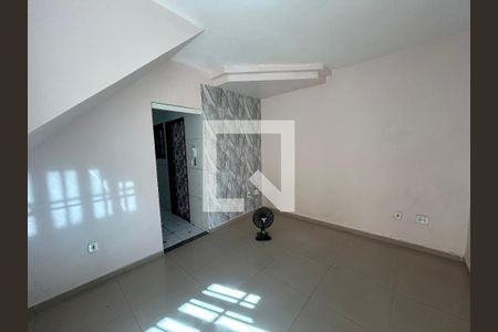 Sala de casa para alugar com 2 quartos, 72m² em Madureira, Rio de Janeiro