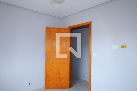 Quarto 1 de casa para alugar com 2 quartos, 86m² em Jardim Senice, São Paulo