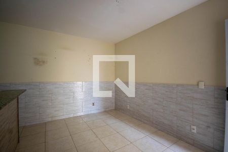 Sala de casa para alugar com 1 quarto, 55m² em Curicica, Rio de Janeiro