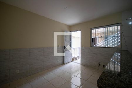 Sala de casa para alugar com 1 quarto, 55m² em Curicica, Rio de Janeiro