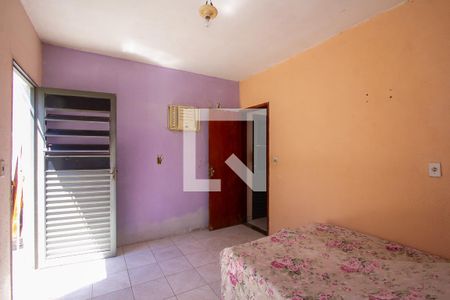 Quarto 1 de casa para alugar com 3 quartos, 140m² em Amendoeira, São Gonçalo