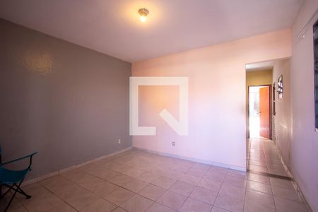 Sala 1 de casa para alugar com 3 quartos, 140m² em Amendoeira, São Gonçalo