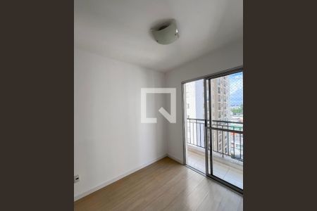 Sala de apartamento para alugar com 2 quartos, 52m² em Vila Liviero, São Paulo
