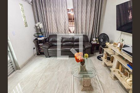 Sala de casa para alugar com 3 quartos, 136m² em Parque Sevilha, São Paulo