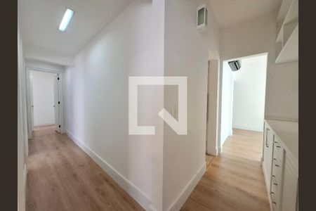 Corredor  de apartamento para alugar com 3 quartos, 160m² em Flamengo, Rio de Janeiro