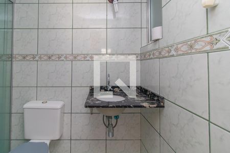 Banheiro de apartamento para alugar com 1 quarto, 43m² em Vila Nova, Porto Alegre