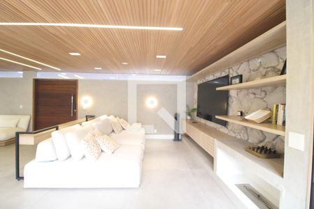 Sala de casa de condomínio à venda com 4 quartos, 200m² em Interlagos, São Paulo