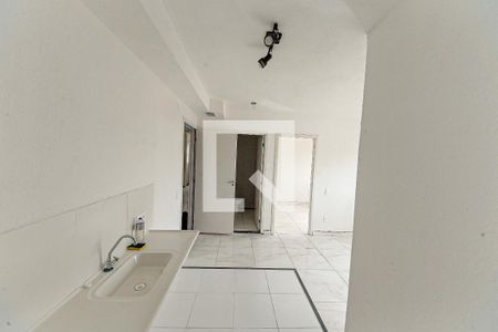 Sala/cozinha de apartamento para alugar com 2 quartos, 32m² em Quinta da Paineira, São Paulo