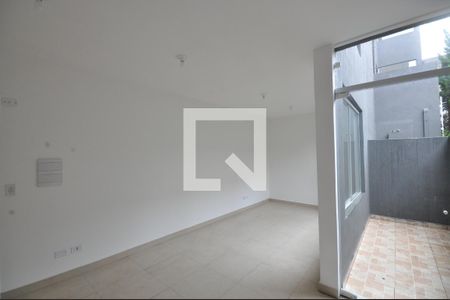 Sala/Quarto de kitnet/studio para alugar com 1 quarto, 31m² em Vila Mazzei, São Paulo