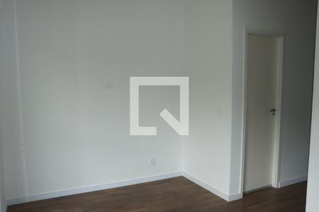 Casa de Condomínio para alugar com 2 quartos, 85m² em Esmeralda Park (caucaia do Alto), Cotia