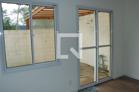 Casa de Condomínio para alugar com 2 quartos, 85m² em Esmeralda Park (caucaia do Alto), Cotia