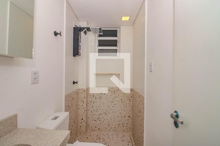 Banheiro de apartamento para alugar com 1 quarto, 44m² em Floresta, Porto Alegre