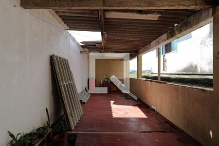 Quintal de casa para alugar com 3 quartos, 99m² em Jardim Aracy, Mogi das Cruzes