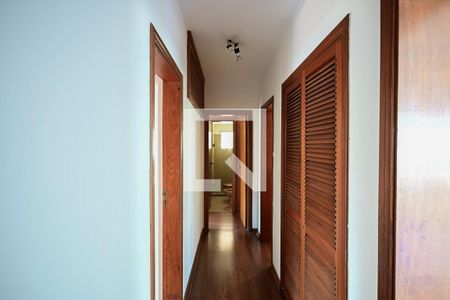 Corredor de apartamento para alugar com 3 quartos, 160m² em Vila Suzana, São Paulo