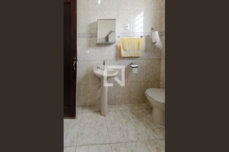 Casa à venda com 353m², 3 quartos e 2 vagasBanheiro social