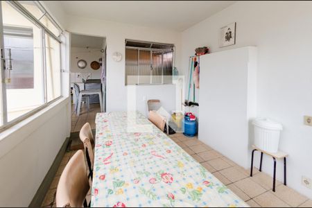 Casa à venda com 353m², 3 quartos e 2 vagasÁrea de serviço