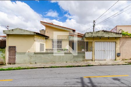 Casa à venda com 353m², 3 quartos e 2 vagasFachada