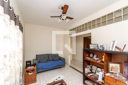 1º andar - Sala de casa à venda com 7 quartos, 180m² em Bonsucesso, Rio de Janeiro