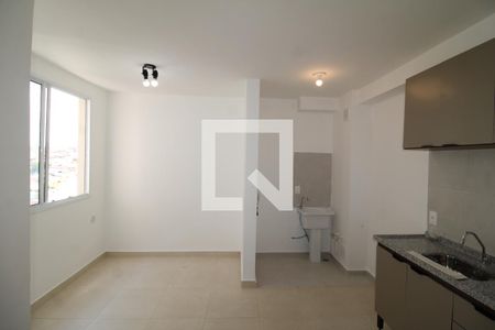 Sala / Cozinha de apartamento para alugar com 2 quartos, 35m² em Vila Hebe, São Paulo