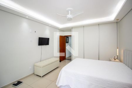 Quarto Suíte de casa para alugar com 3 quartos, 300m² em Europa, Contagem