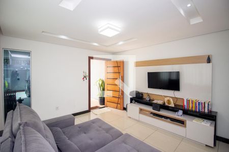 Sala de casa para alugar com 3 quartos, 300m² em Europa, Contagem