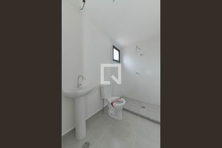 Banheiro de kitnet/studio para alugar com 1 quarto, 25m² em Jardim das Acacias, São Paulo