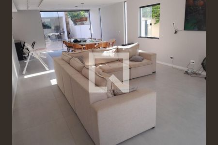 Casa à venda com 5 quartos, 390m² em Piratininga, Niterói