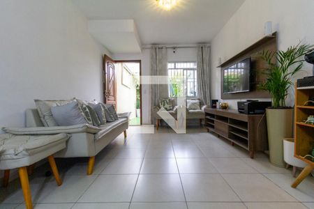 Sala de casa para alugar com 2 quartos, 85m² em Jardim Ponte Rasa, São Paulo